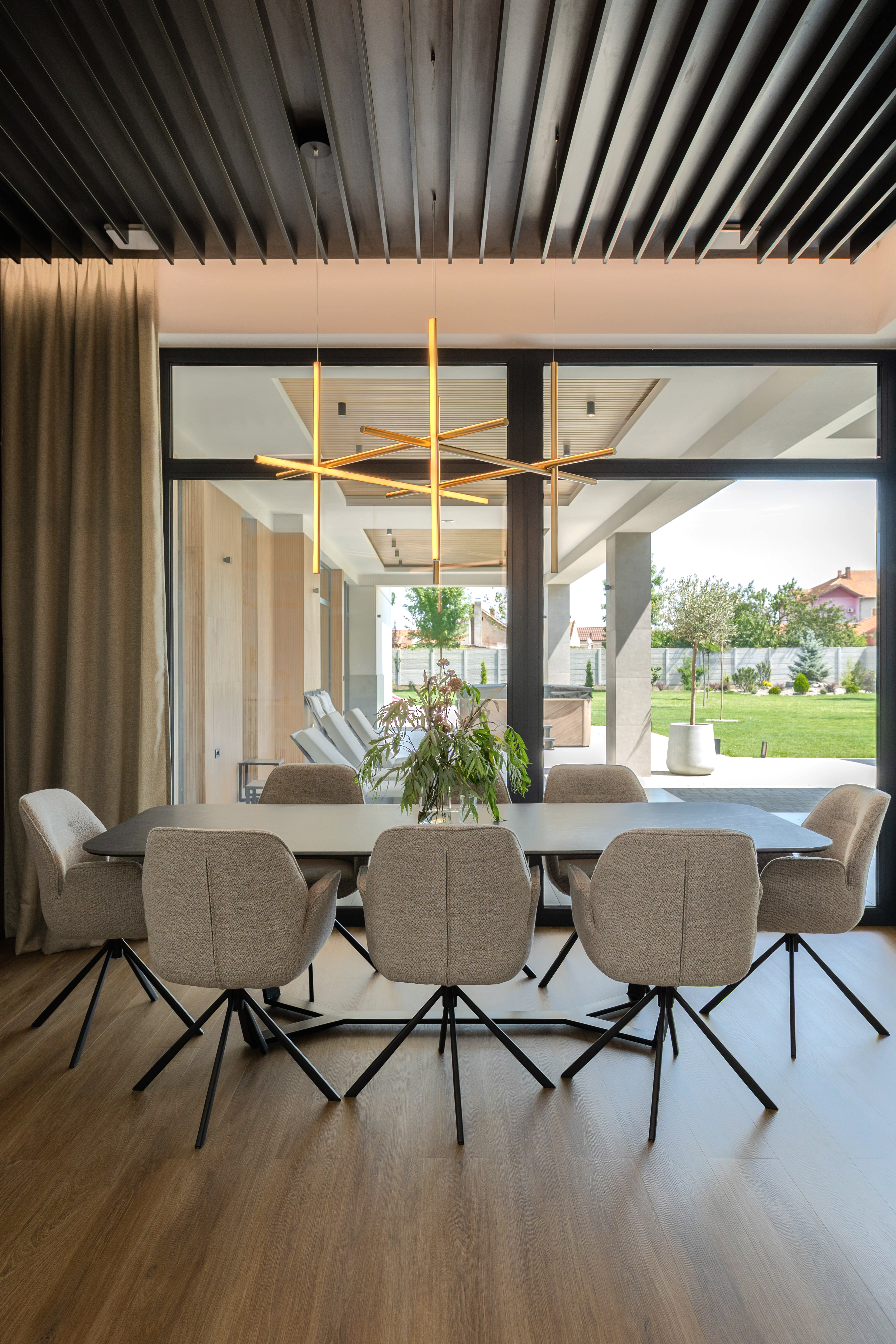 Bucatarie + Dining si hol