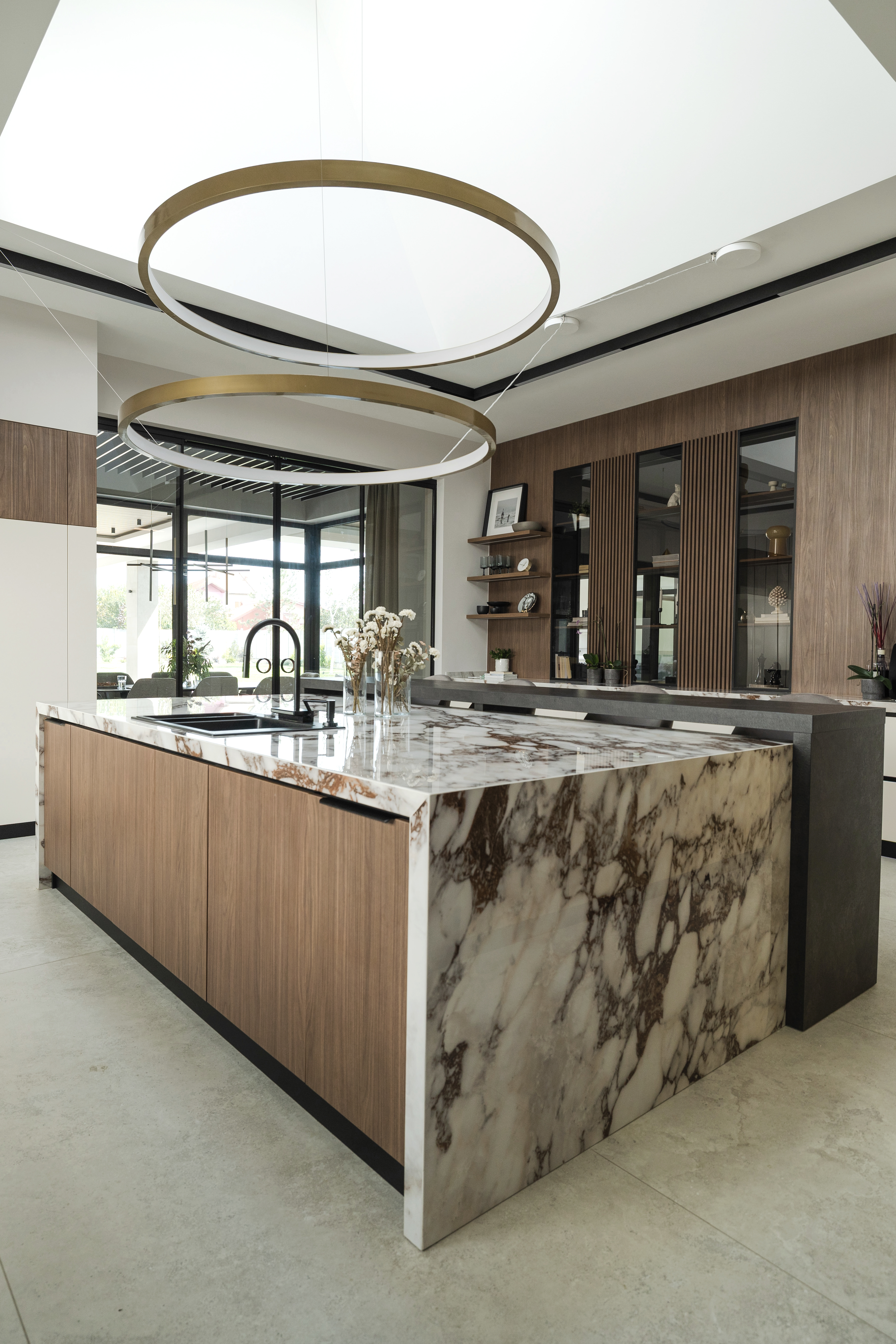 Bucatarie + Dining si hol