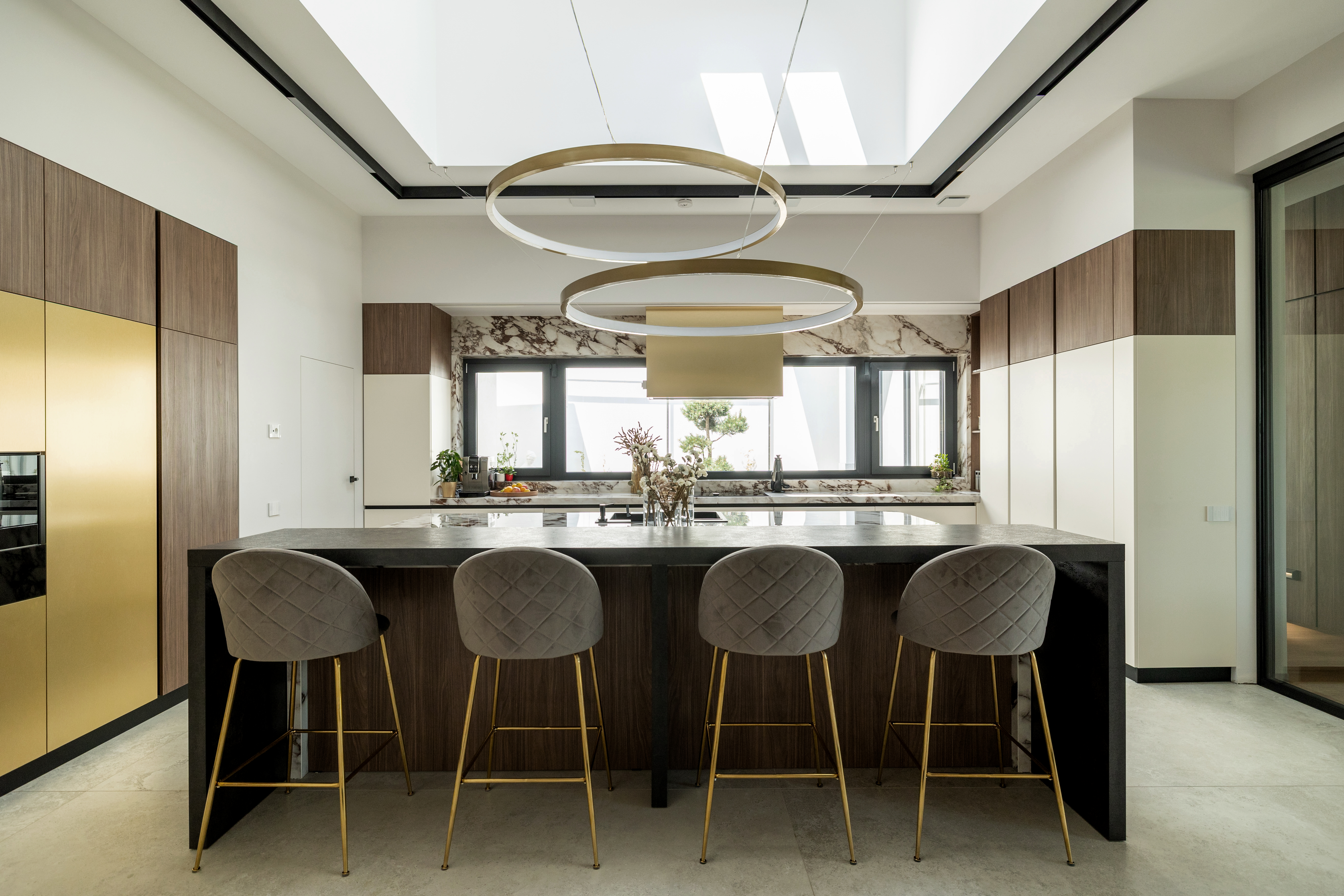 Bucatarie + Dining si hol