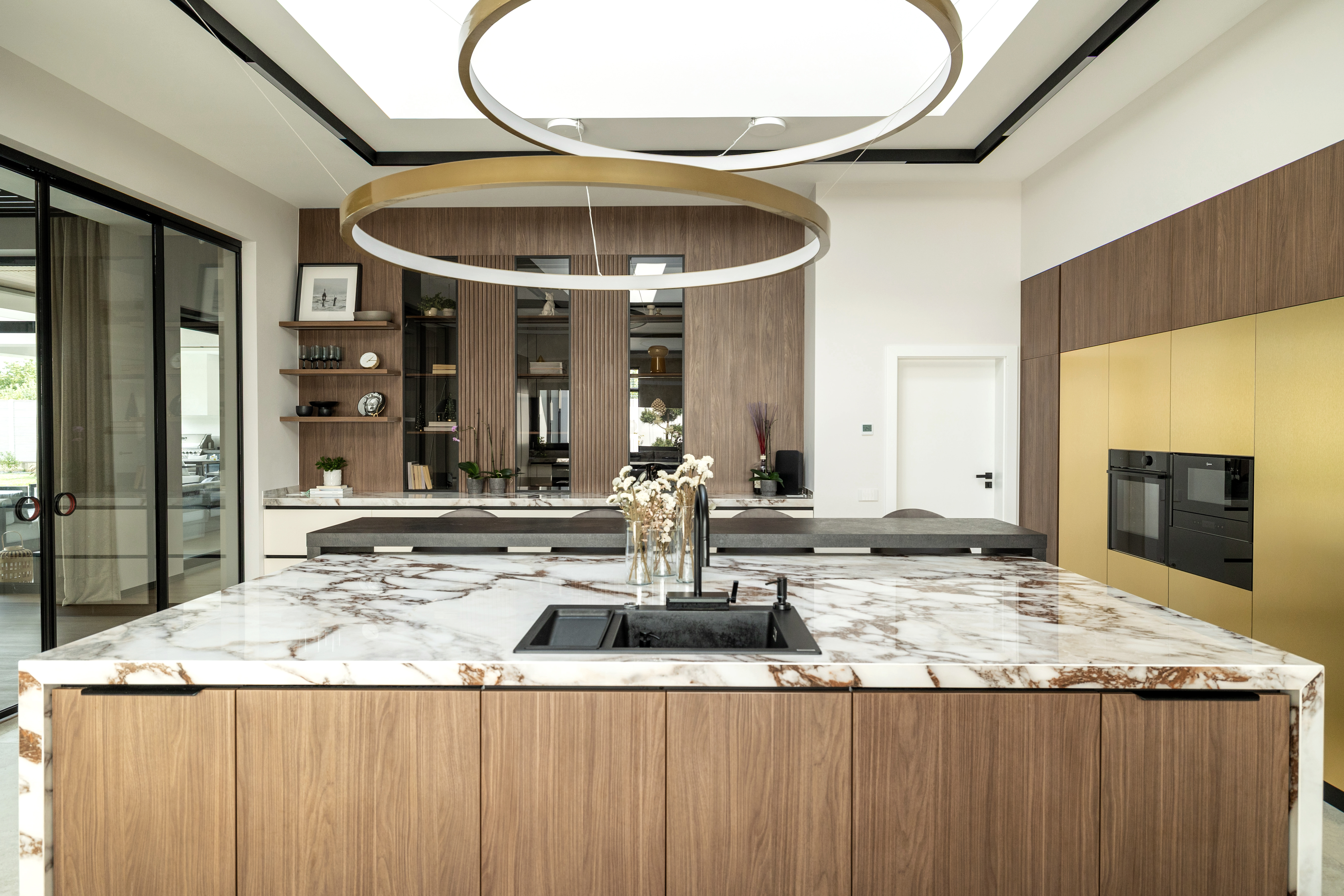 Bucatarie + Dining si hol